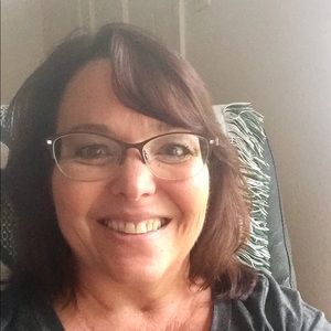 Meet your Posher, Lori